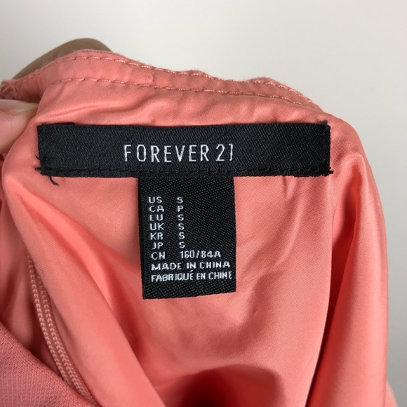 Cute coral peplum top! - Picture 6 of 8